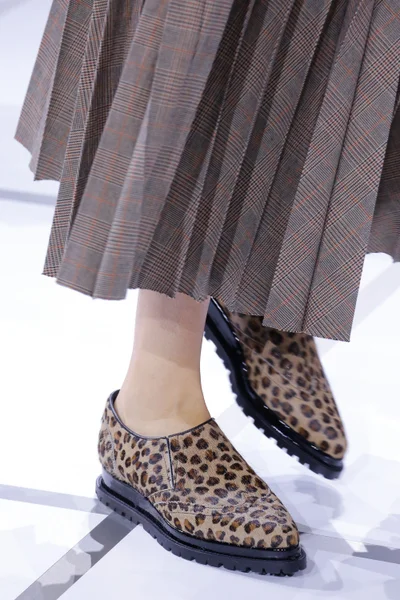 Look 27